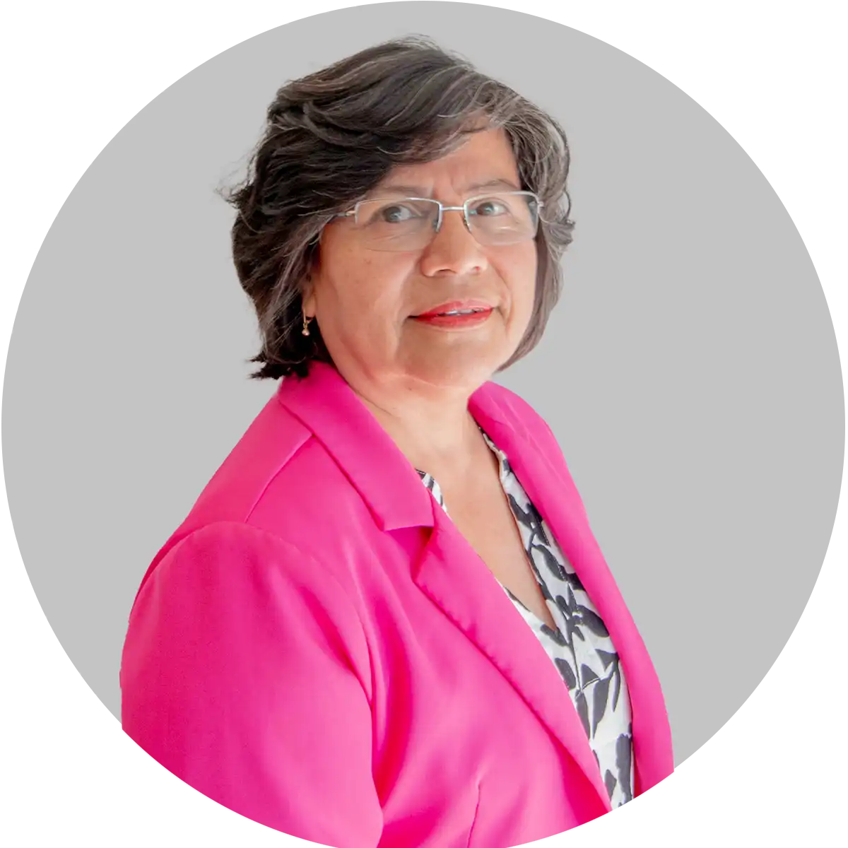 Real Estate Agent in Palmdale Headshot of Mayra de Los Angeles Quintana, at E Group Realty.